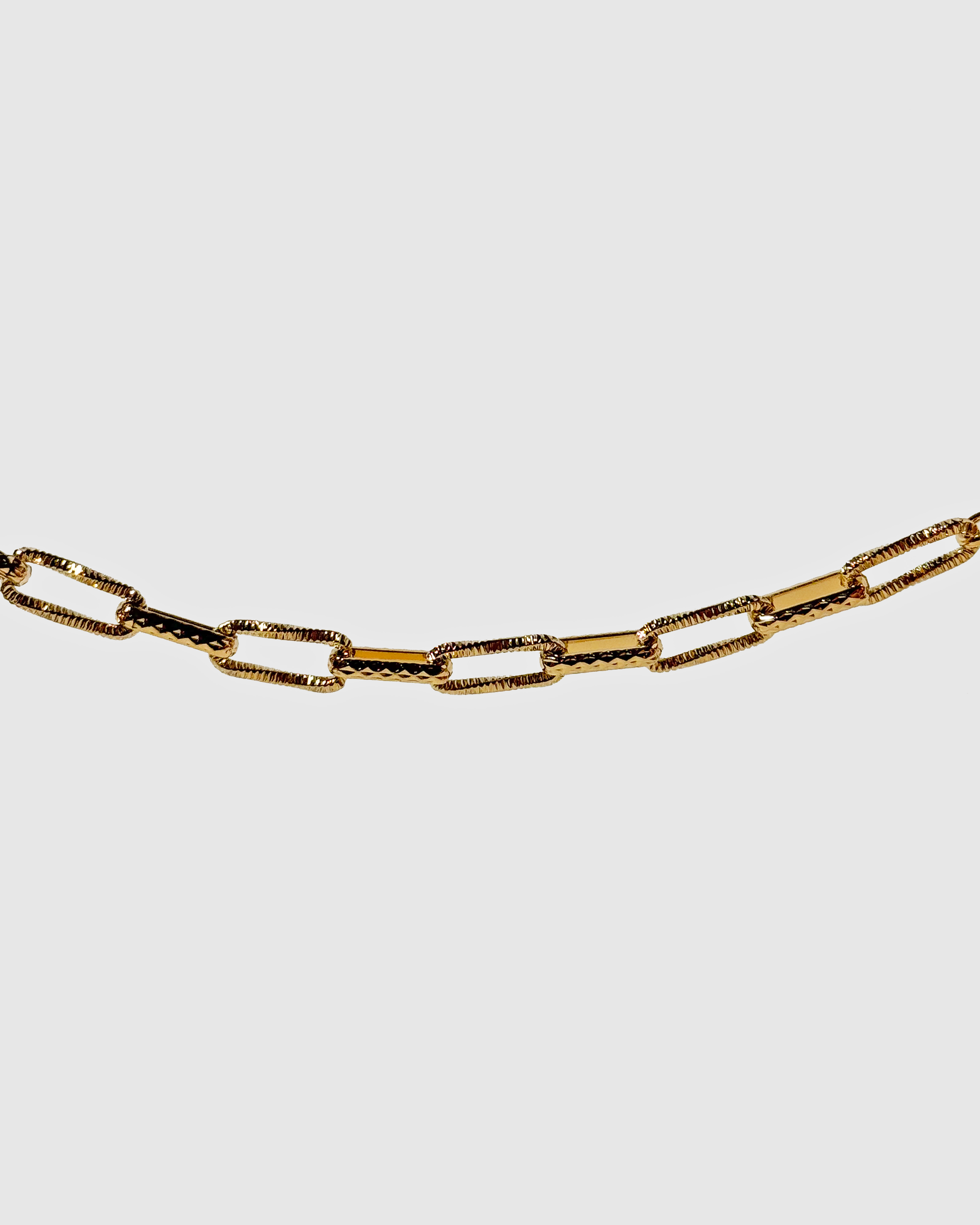 TEXTURED OVAL BRACELET