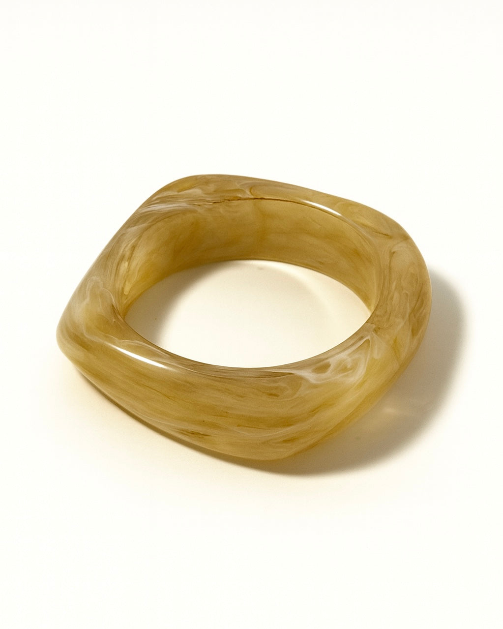 LUMÉ BANGLE - BUTTER PEARL