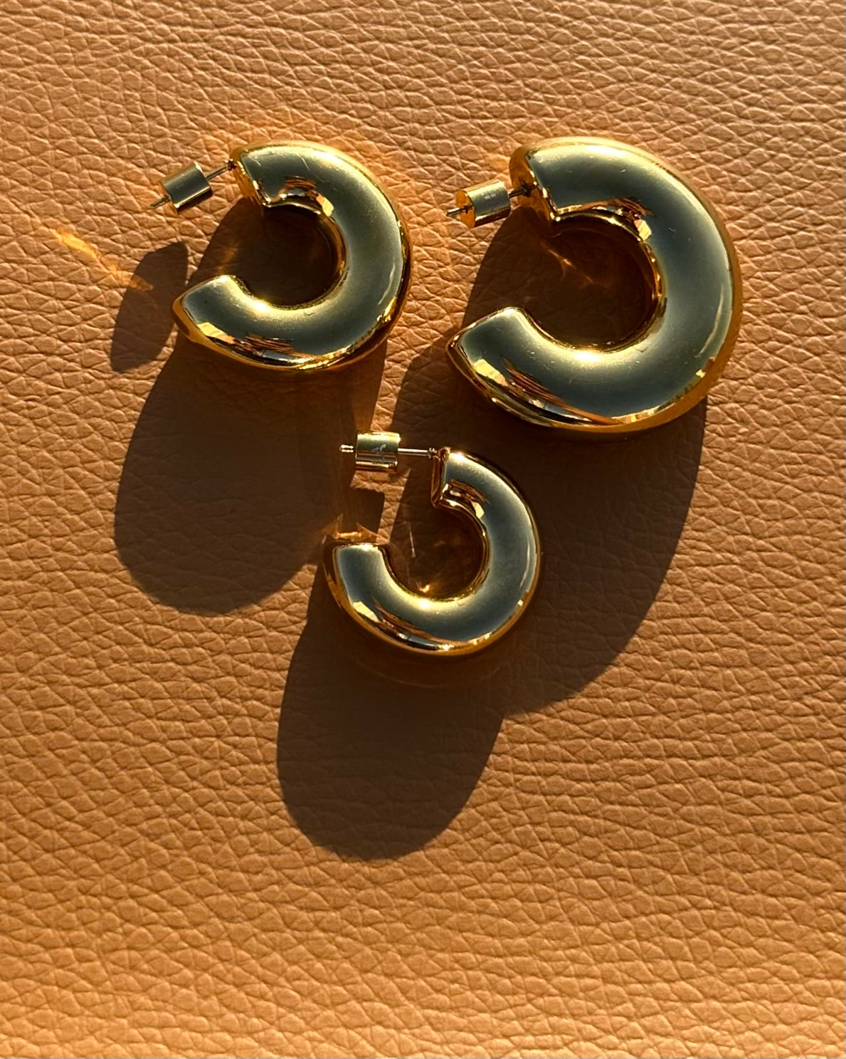 JAI MINI HOOPS - GOLD