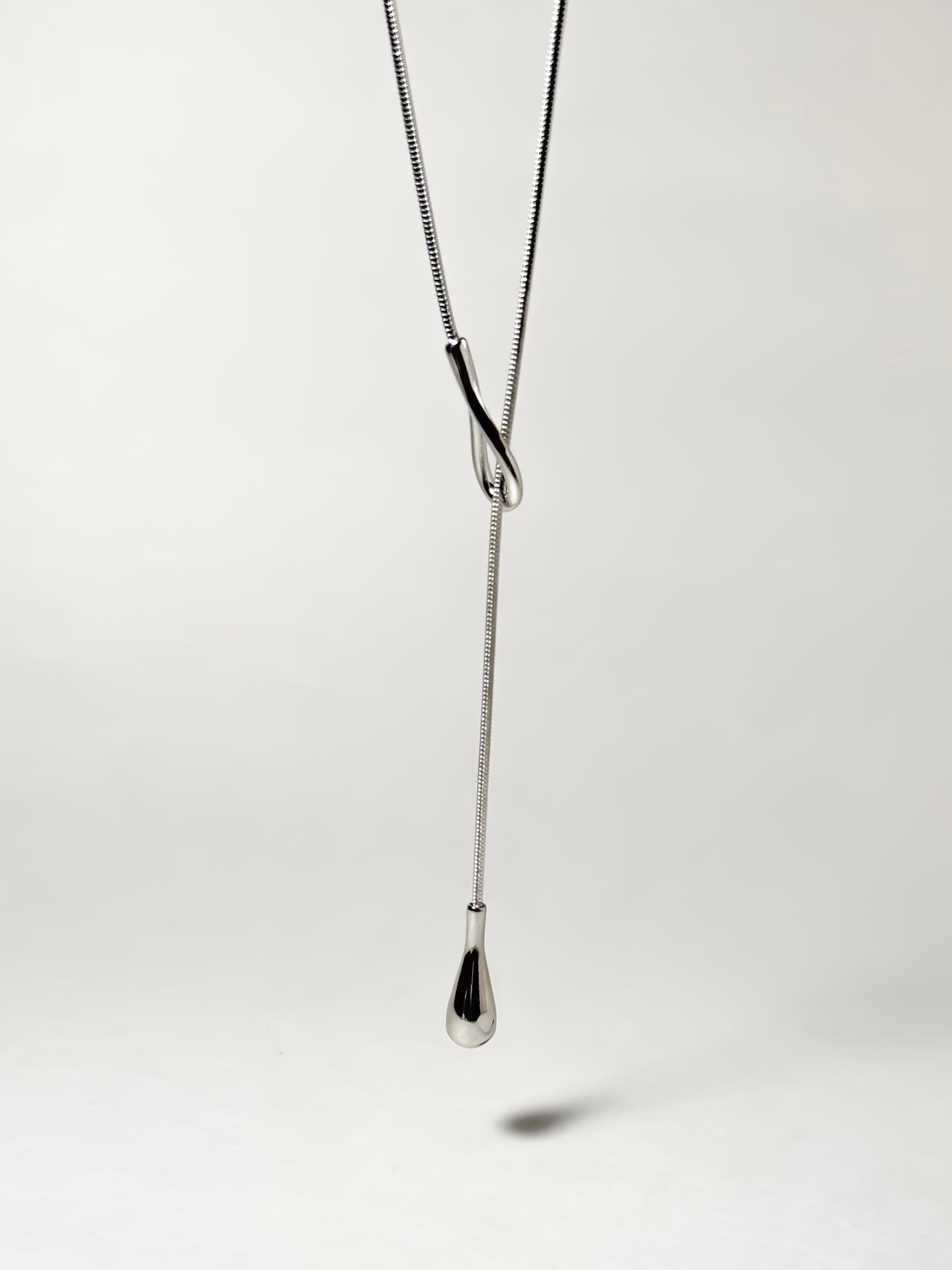 LIORA DROP NECKLACE - SILVER