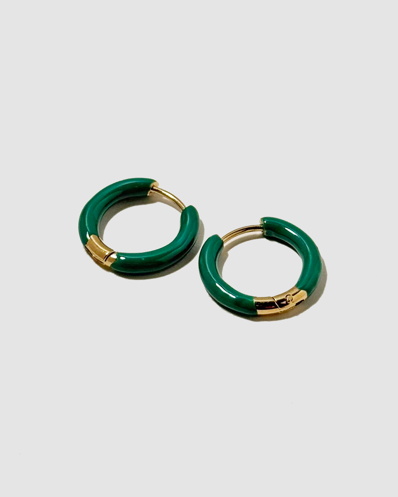GREEN ENAMEL HUGGIES