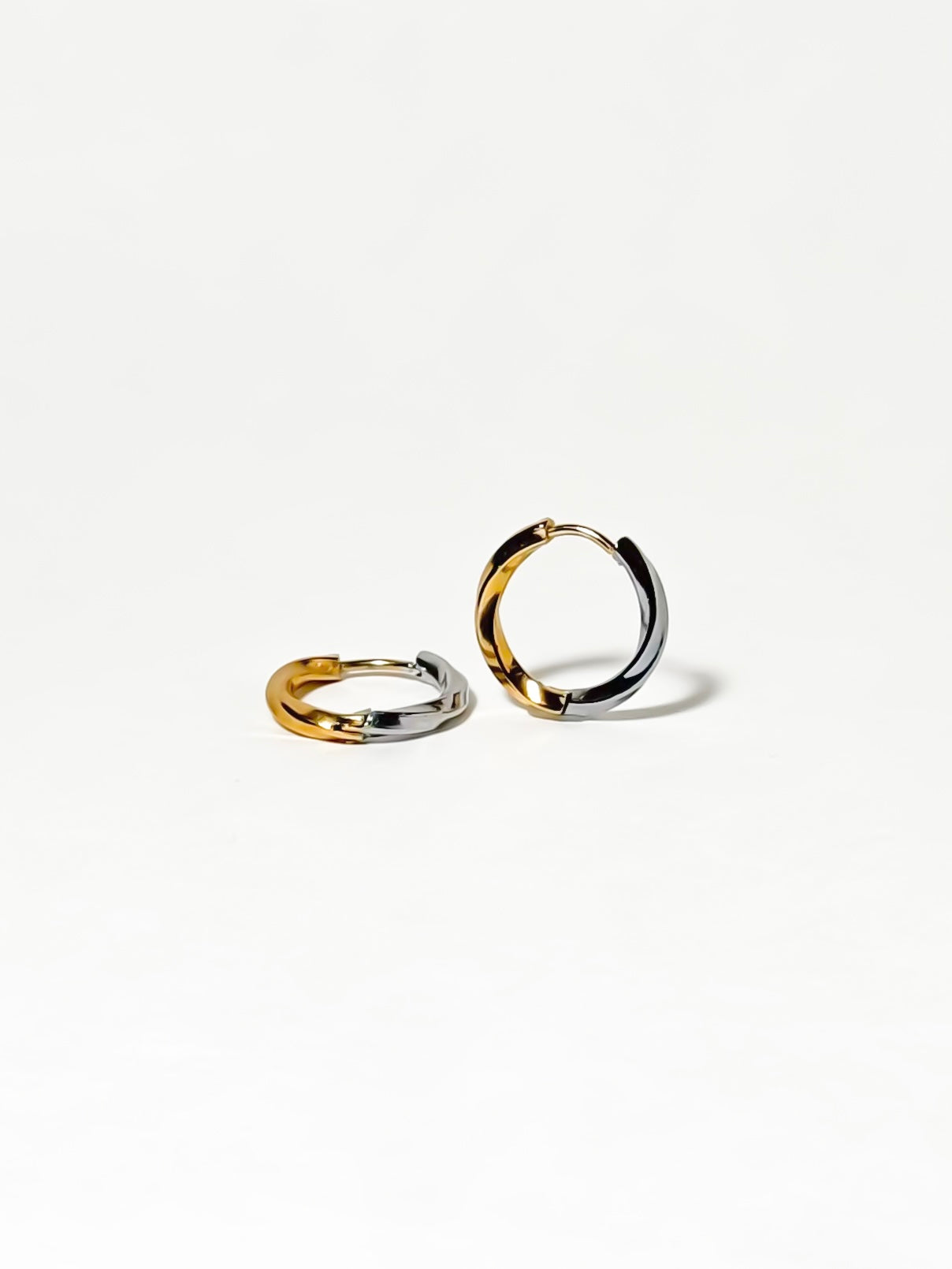 HAZEL TWIST HUGGIES - SILVER/GOLD