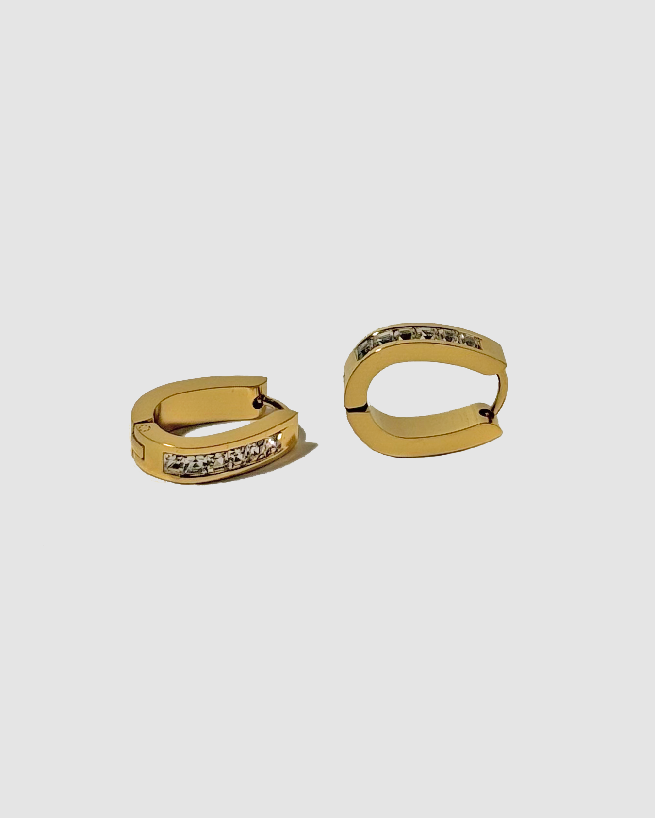 SMALL OVAL HUGGIES - GOLD