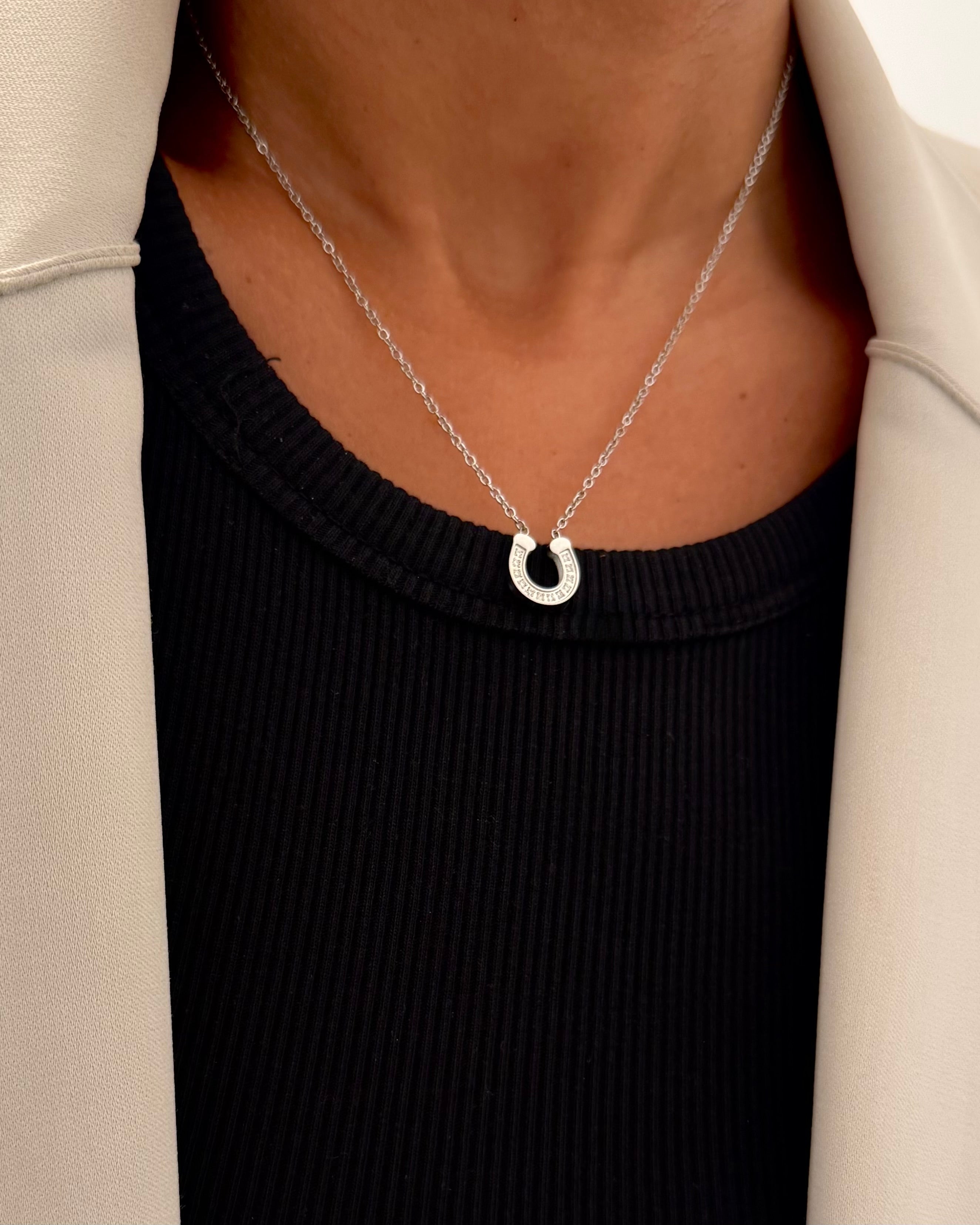 HORSESHOE NECKLACE - SILVER