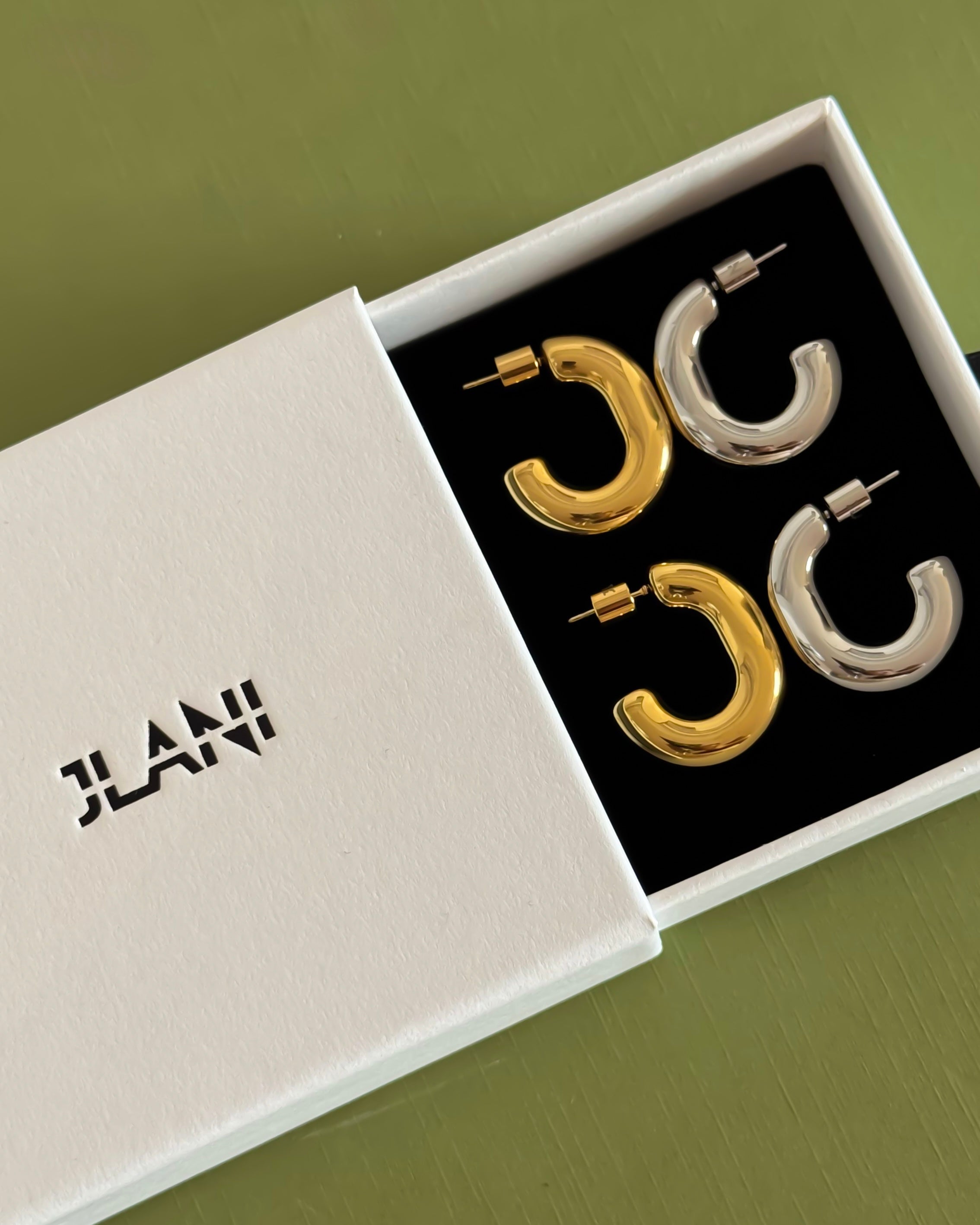 JACKI EARRINGS - GOLD