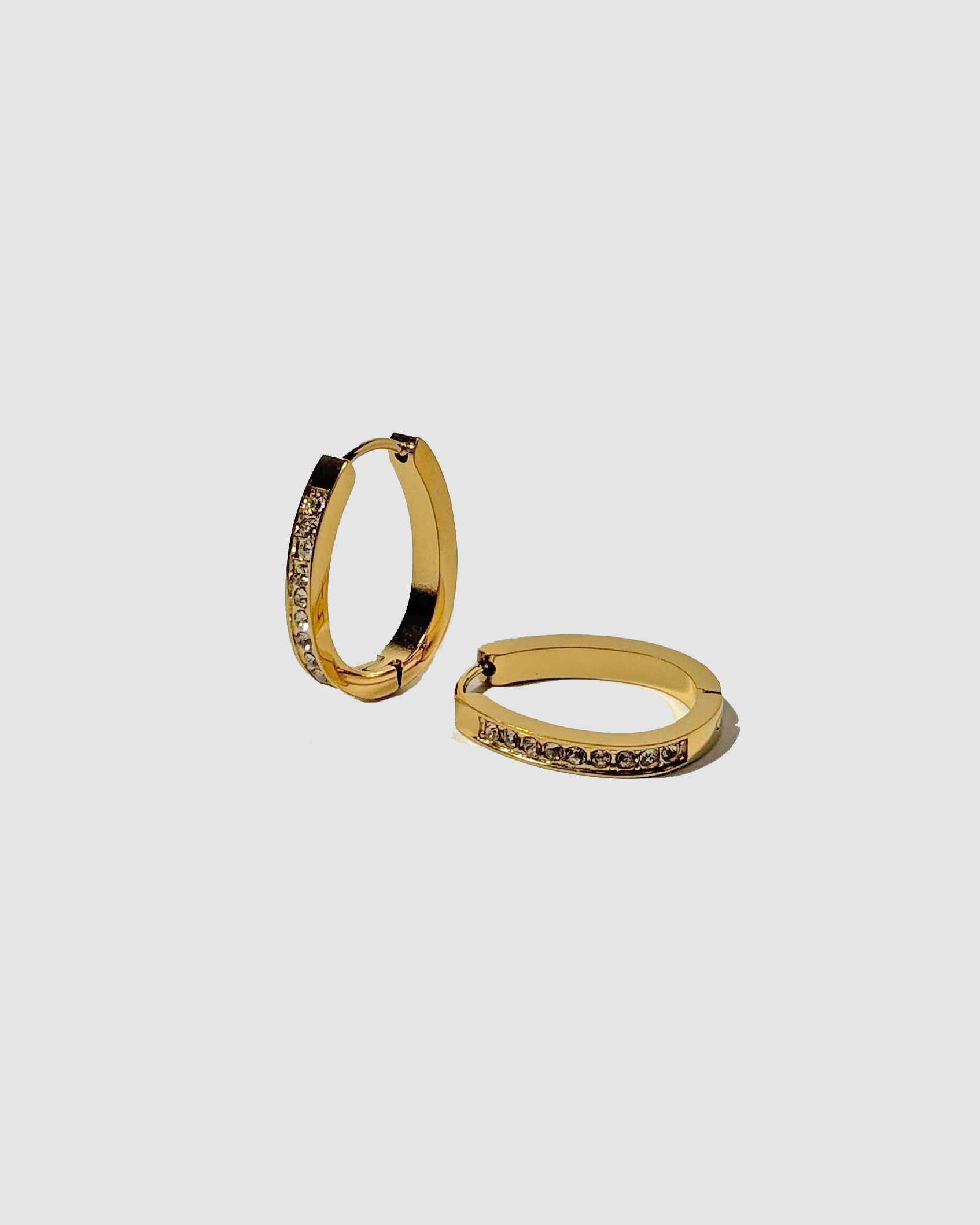 LARGE OVAL HUGGIES - GOLD