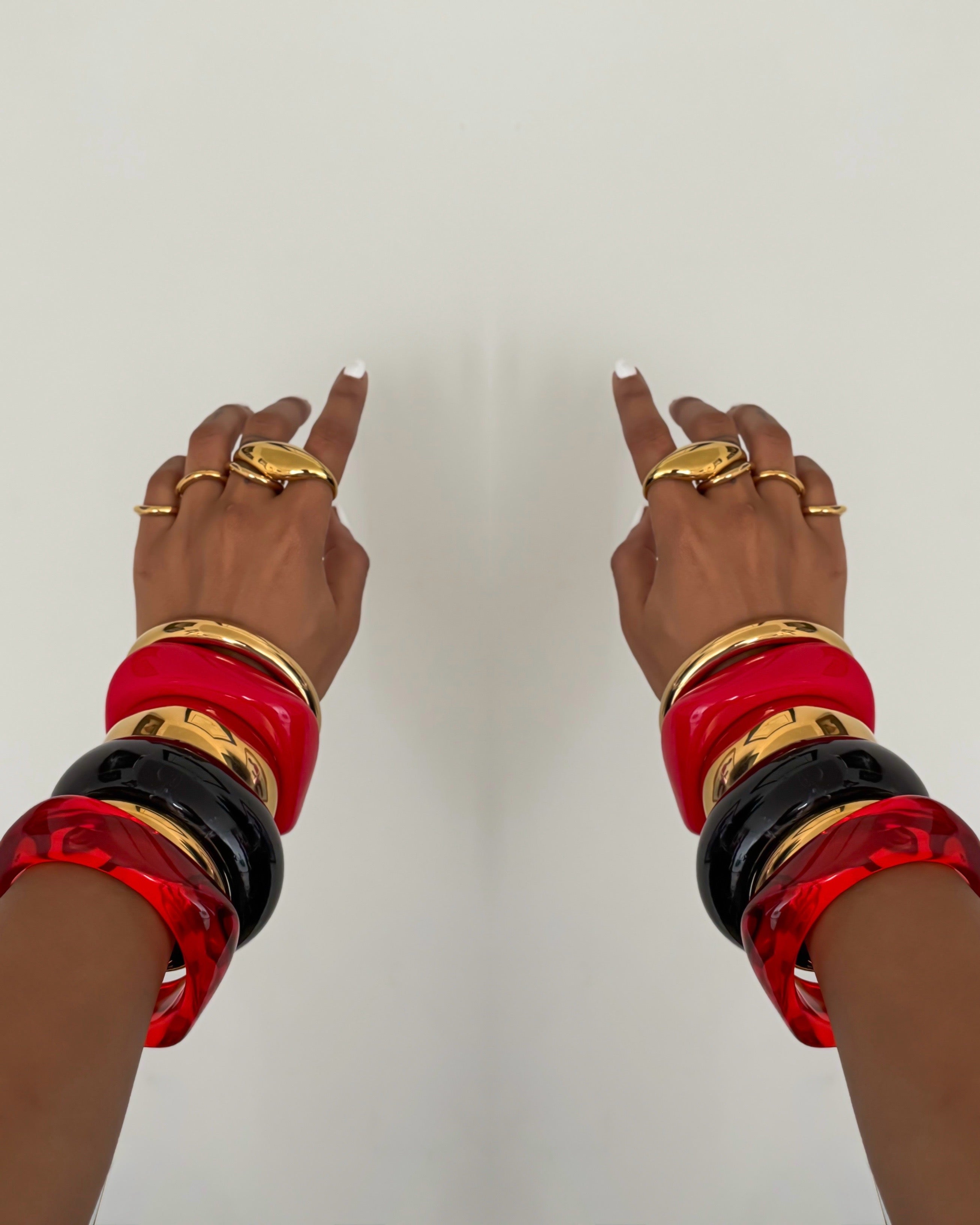 LUMÉ BANGLE - RUBY LUCITE