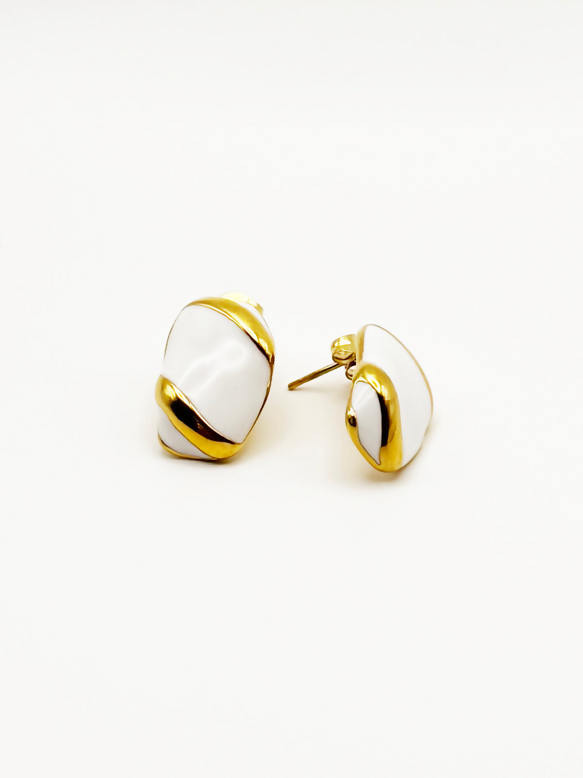 ENAMEL STUDS