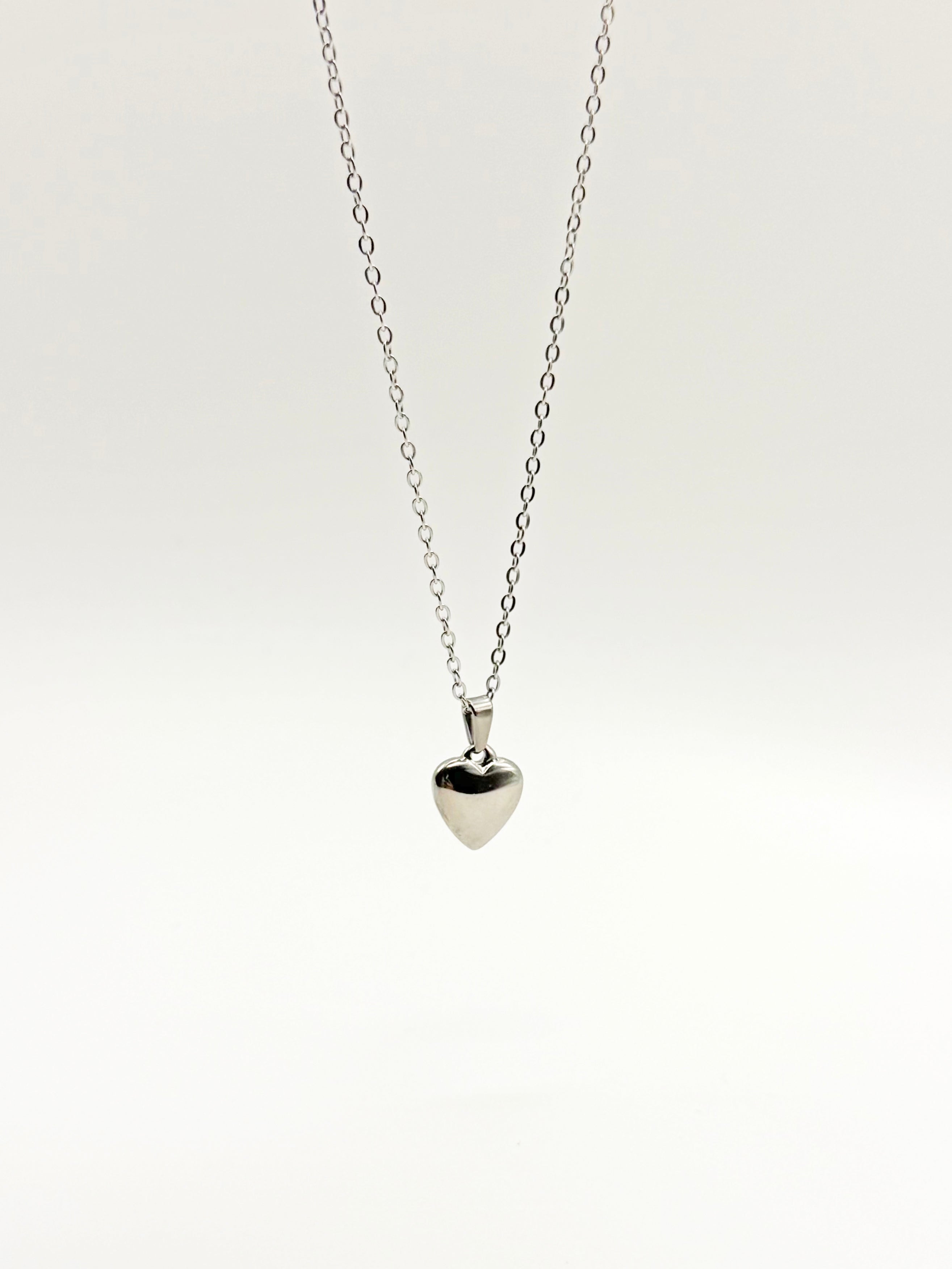 MINI HEART CHARM NECKLACE - SILVER